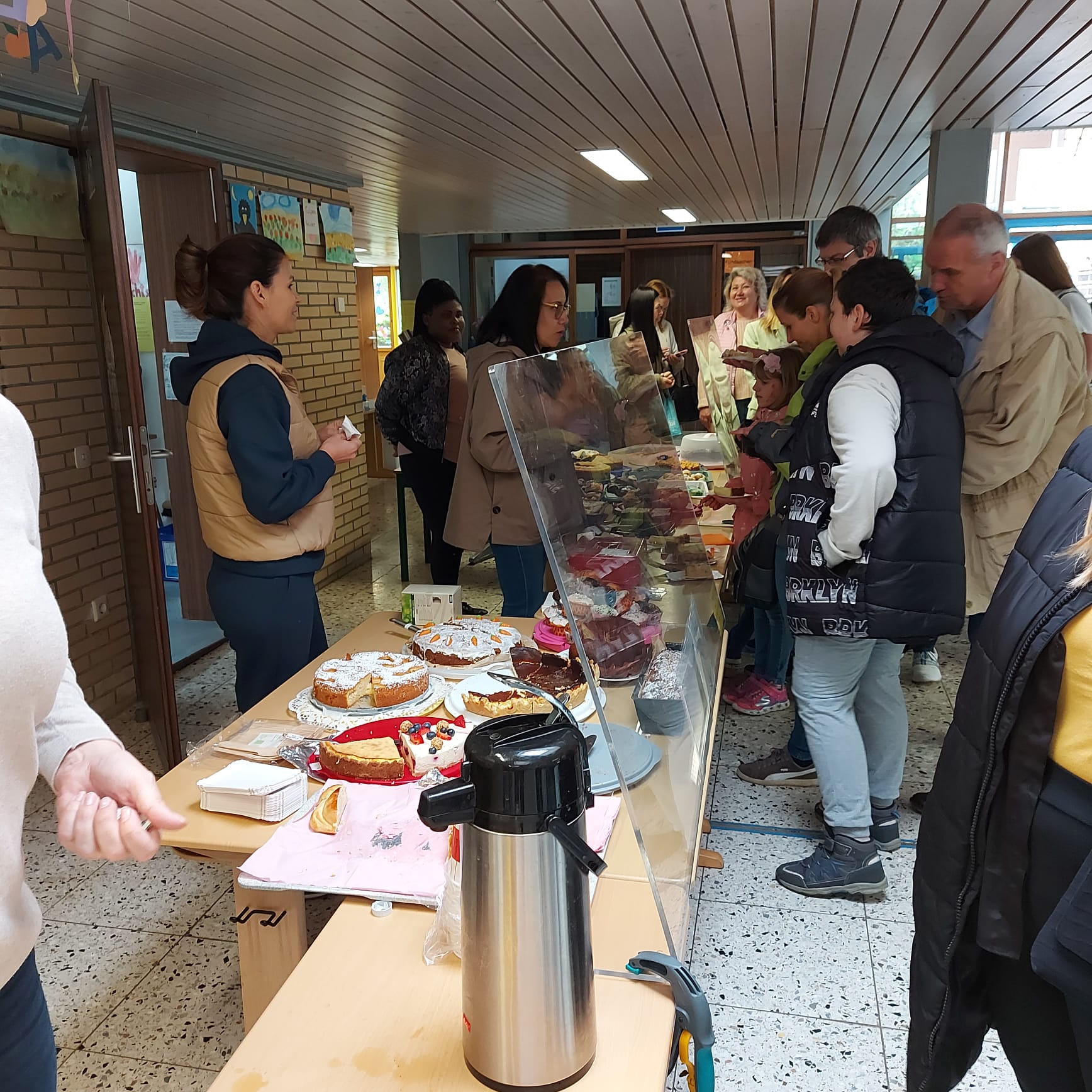 Schulfest auf dem Schulhof