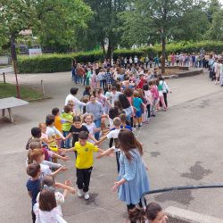 Verabschiedung auf dem Schulhof