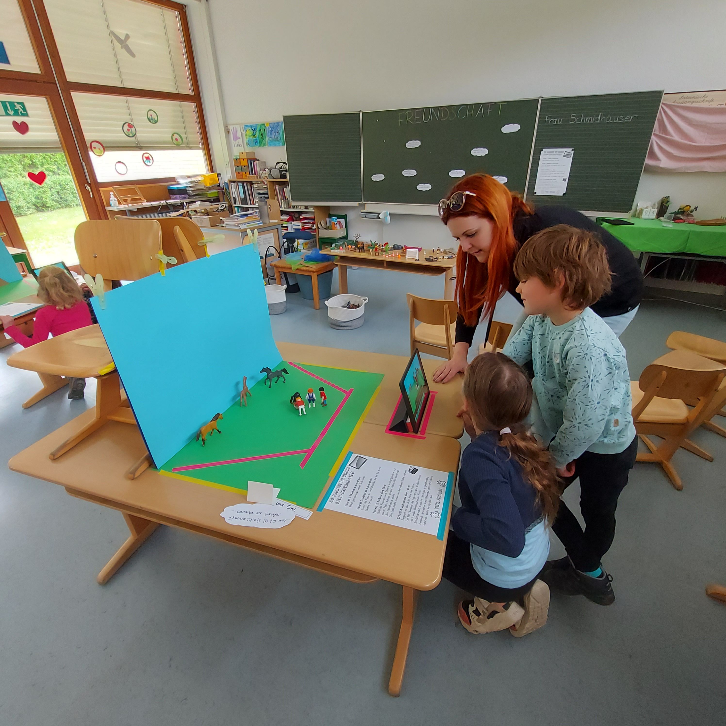 Kinder im Klassenzimmer