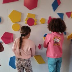 Kinder im Tutorama