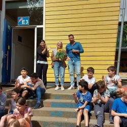 Verabschiedung auf dem Schulhof