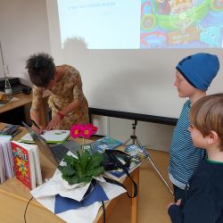 Vortrag von Kinderbuchautorin